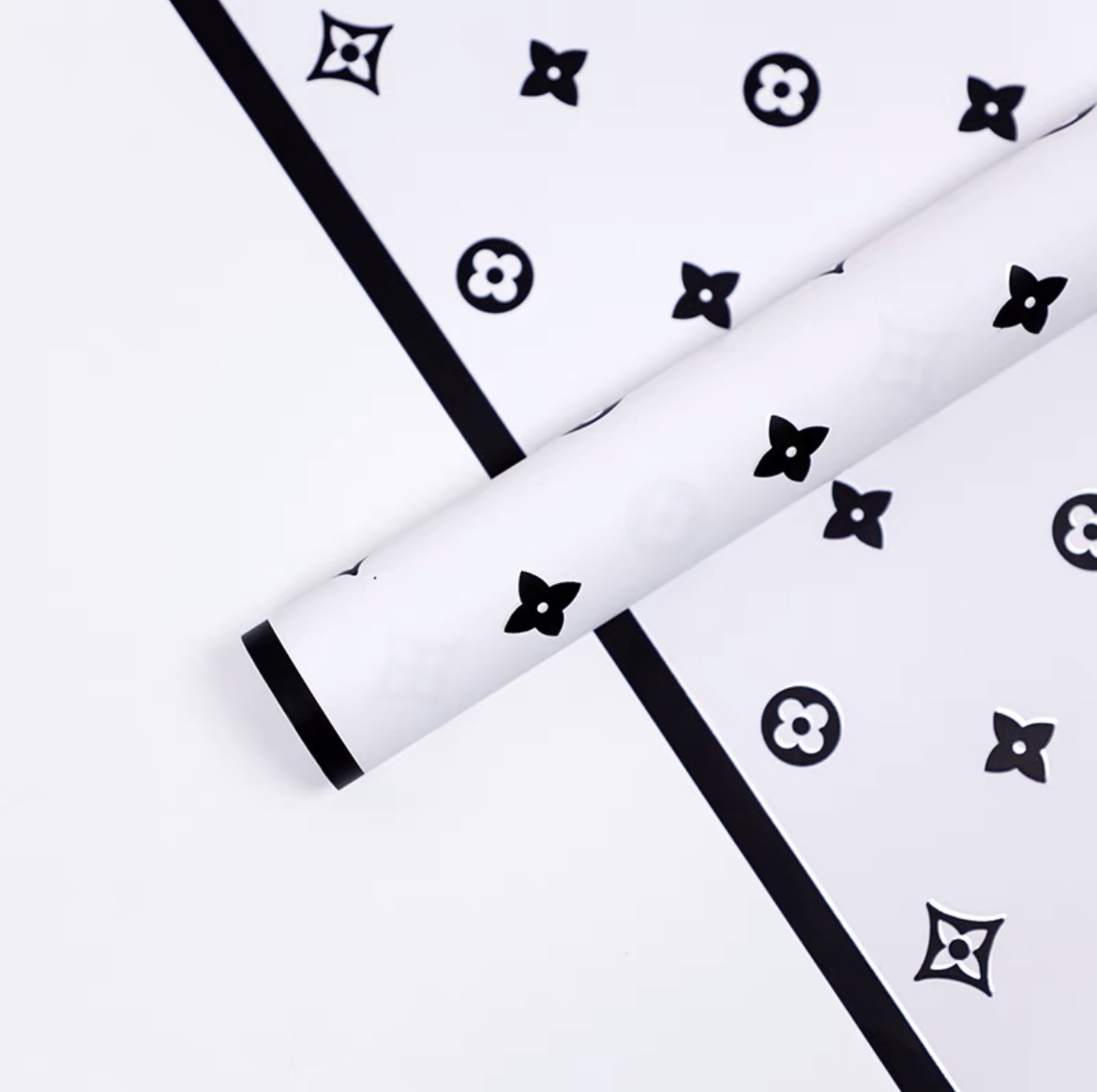 Kertas kado merk Louis
