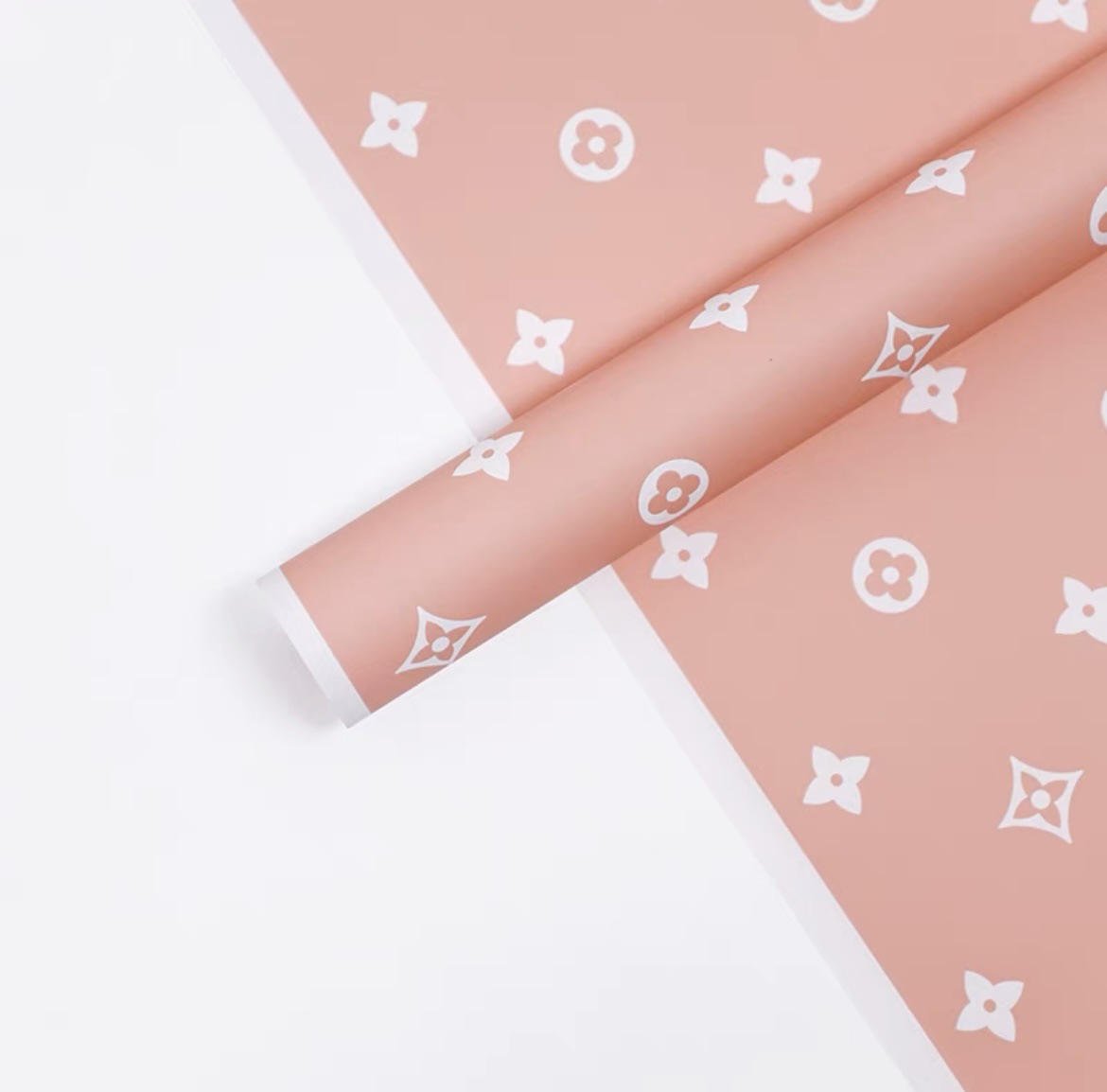 Kertas kado merk Louis