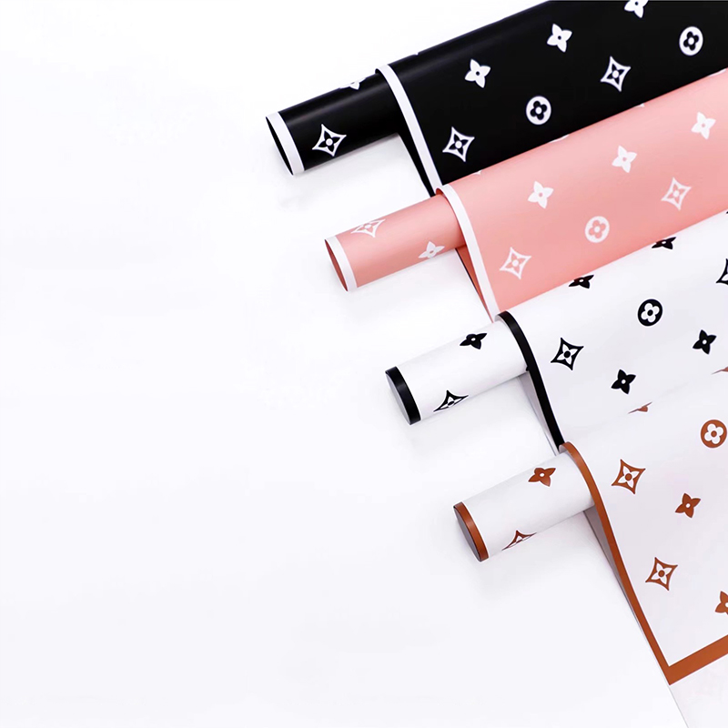 Kertas kado merk Louis