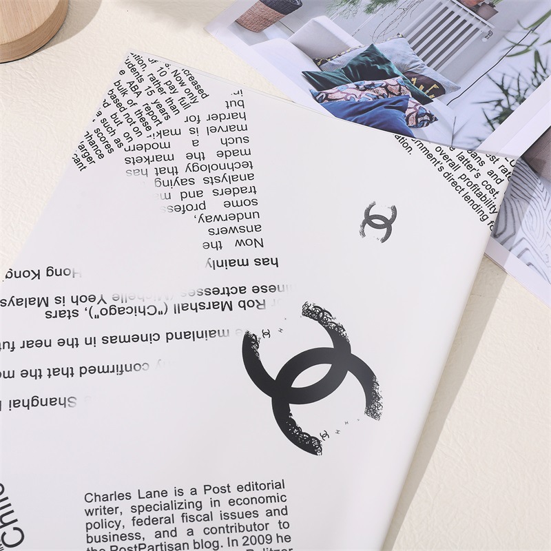Kertas kado merk chanel