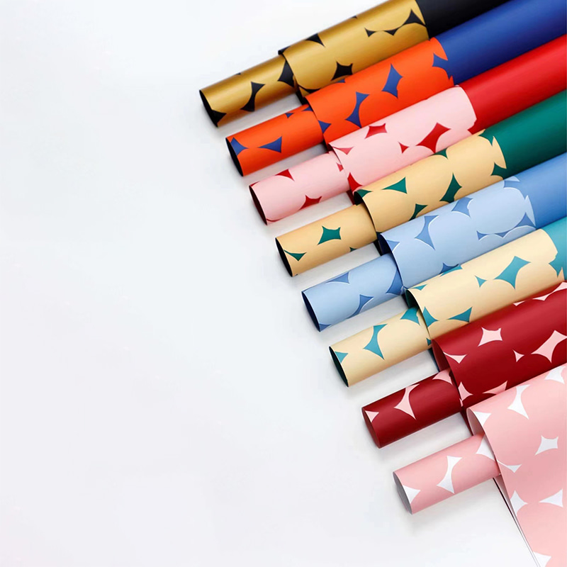 Kertas pembungkus bunga polkadot dua warna
