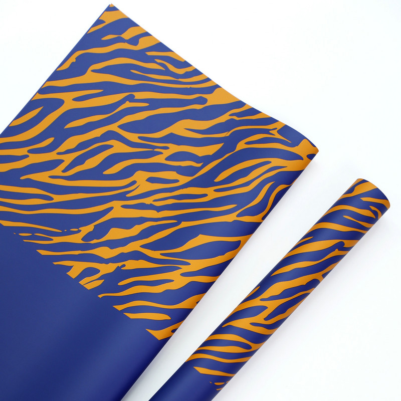 Kertas pembungkus bunga enam warna dengan motif zebra