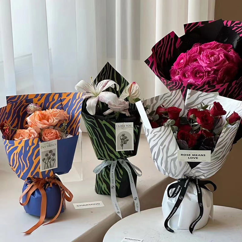 Kertas pembungkus bunga enam warna dengan motif zebra